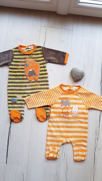 Lot de 2 pyjamas velours fille neufs 1mois
