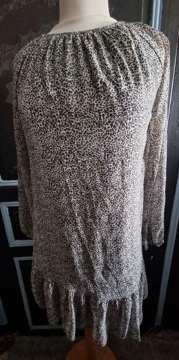 Robe motifs léopard taille 14ans avec jupon intégré