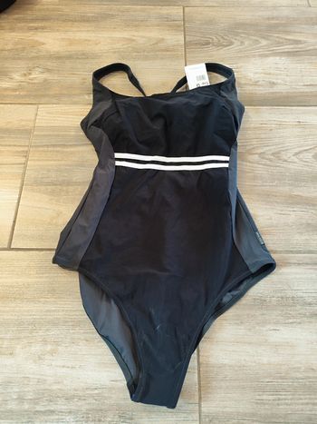 Maillot de bain une pièce noir rayé blanc haut avec armatures Rosa Faia Taille 40