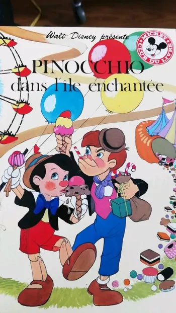 Livre disney Pinocchio dans l île enchantée