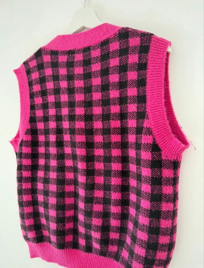 Gilet sans manches rose et noir à carreaux - photo numéro 6