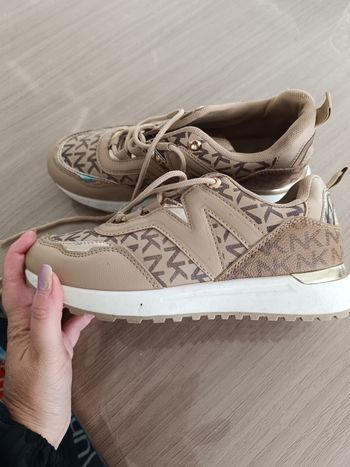 Baskets beige et doré 37