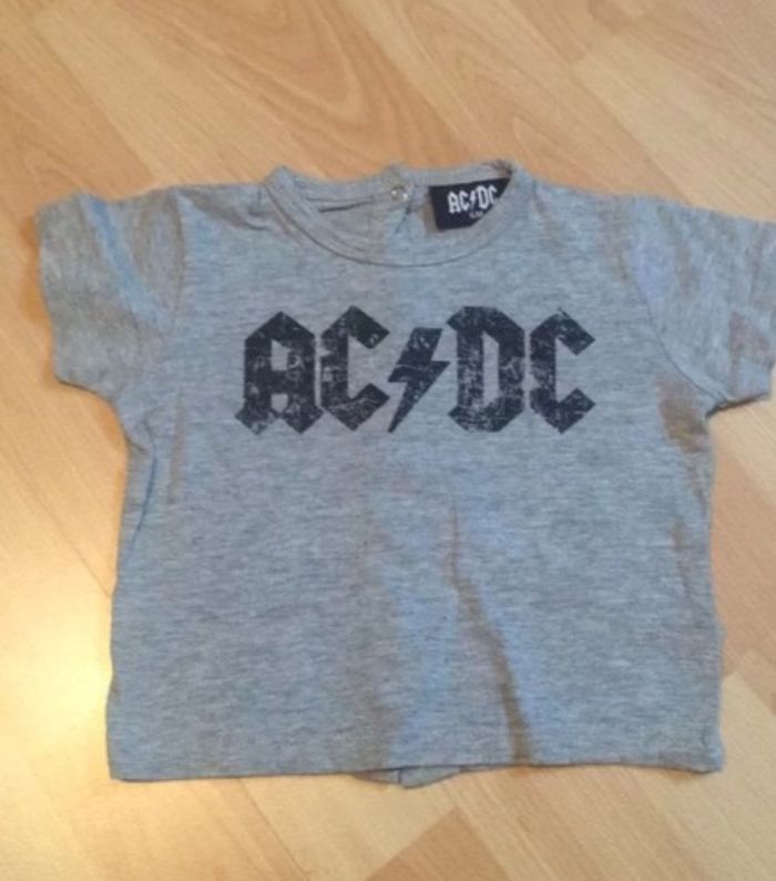 T-shirt 6 mois AC/DC