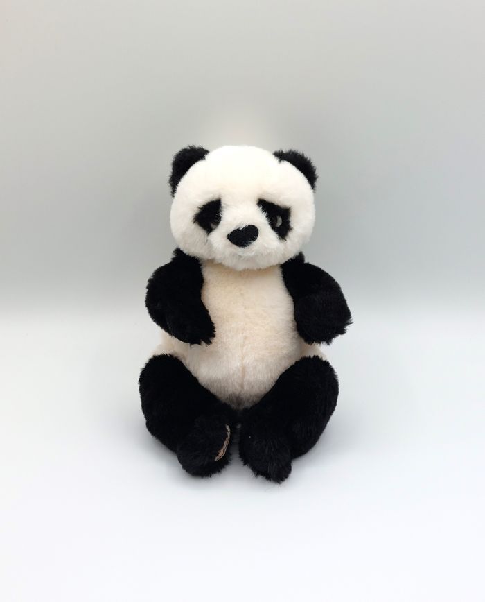 Peluche doudou panda blanc noir BUKOWSKI 19 cm assis comme neuf - photo numéro 1