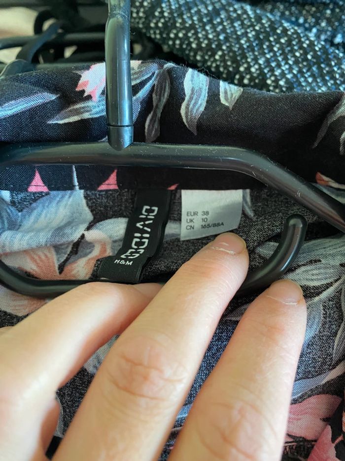 Blouse fleurie à nouer H&M Taille 38 - photo numéro 3