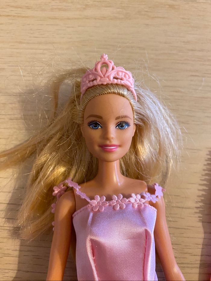 Poupee Barbie Mattel robe rose princesse 2013 2015 accessoires - photo numéro 2