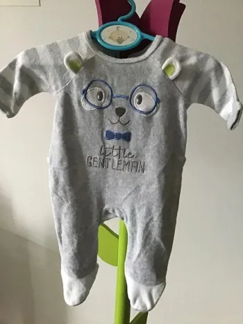 Pyjama une pièce Gémo gris taille 1-3 mois / 56 cm