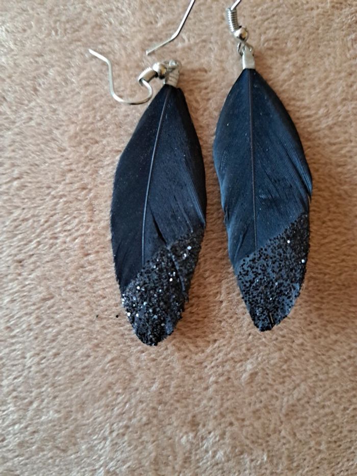 Boucles d'oreilles femme plumes noires - photo numéro 3