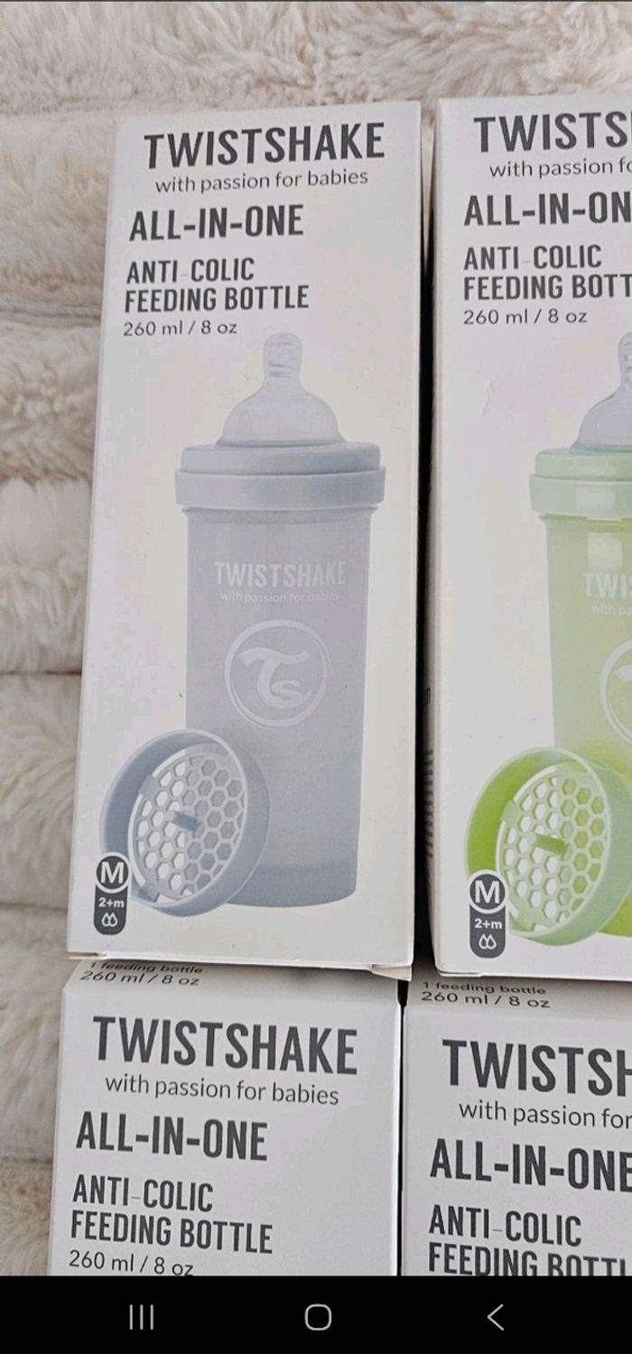 Lot de 4 biberons anticoliques Twistshake neufs - photo numéro 2