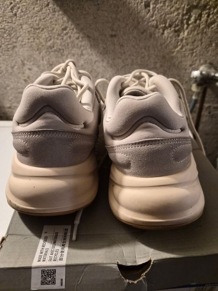 Baskets adidas oreille taille 44 2/3 - photo numéro 5