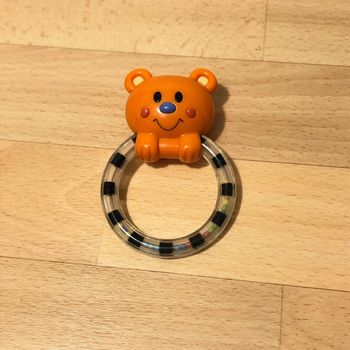 Anneau à dents en forme de hochet ours