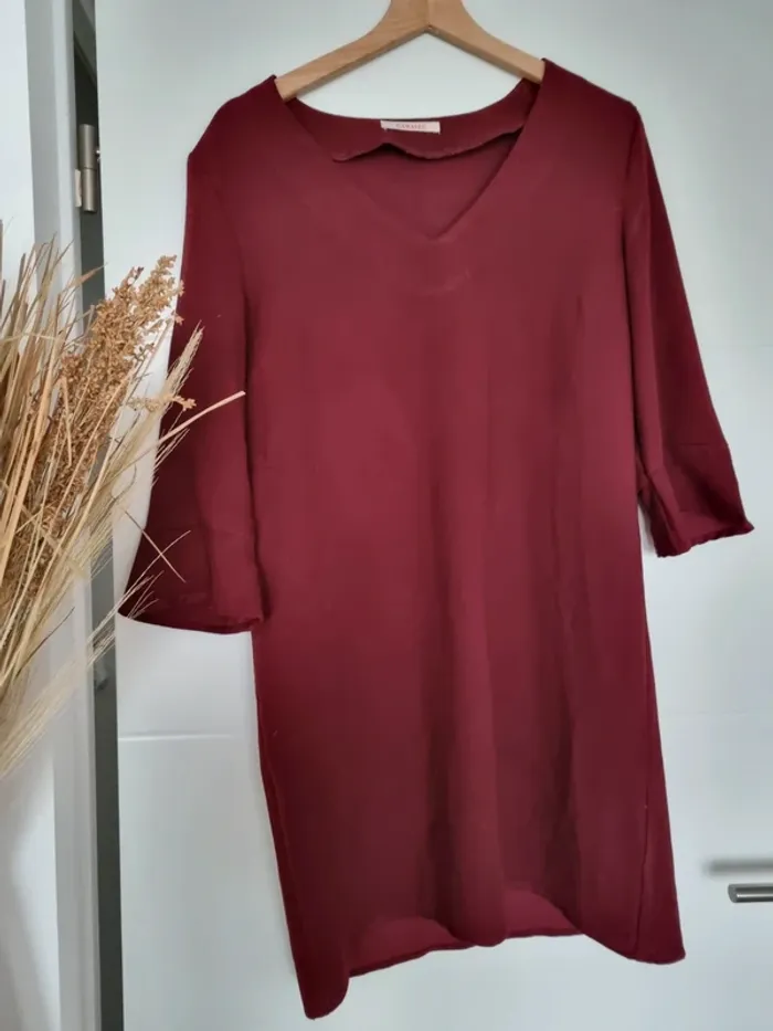Robe rouge bordeaux