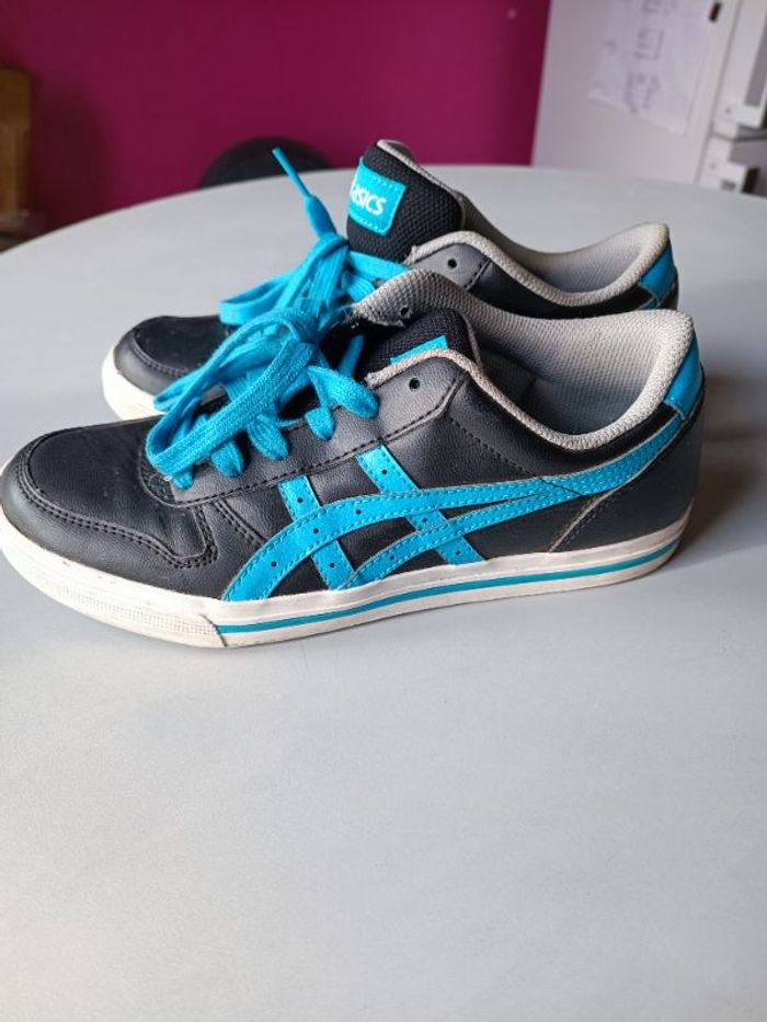 Baskets Asics pointure 37.5