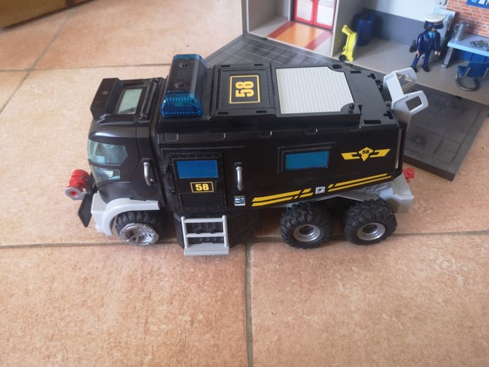 Lot de playmobil (petit commissariat, 2 vehicules + helicoptere - photo numéro 3