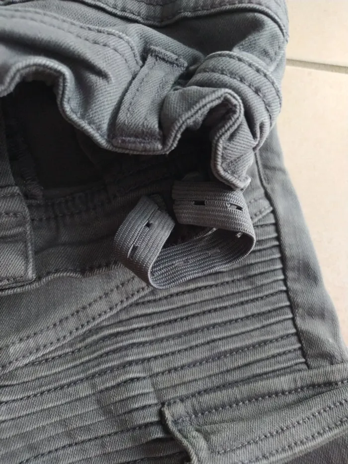 Pantalon Jeans garçon taille 10 ans Marque Kiabi - photo numéro 3