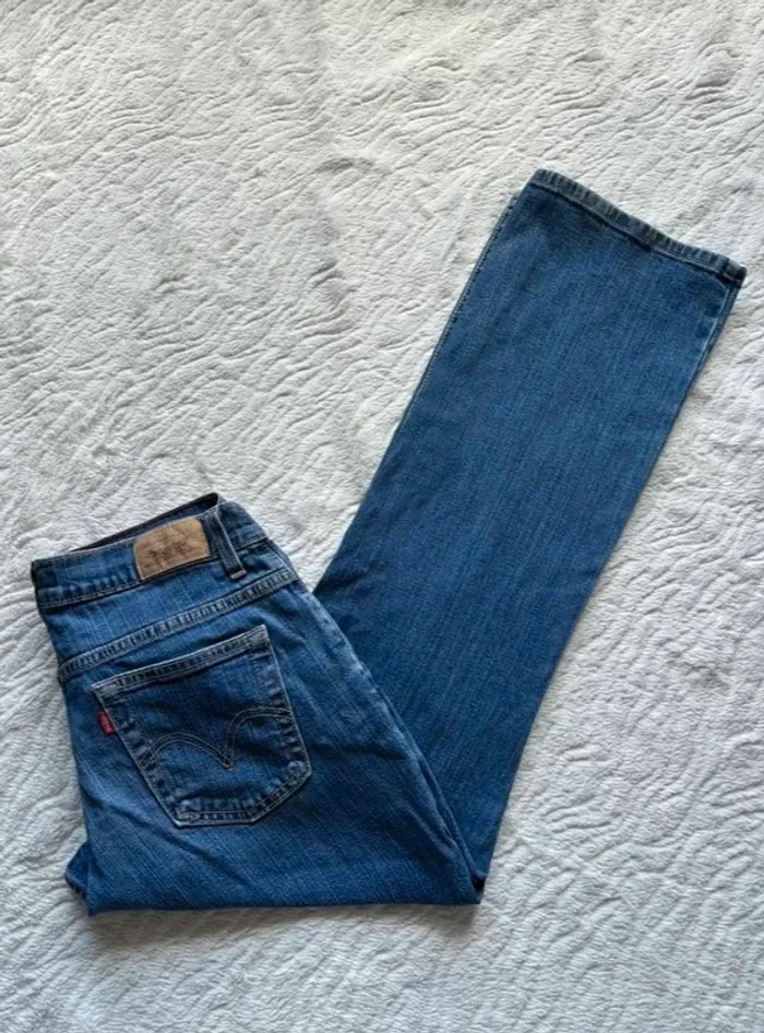 Jean Levi’s 550 Relaxed Bootcut femme bleu 2000s y2k Rare Collector taille 38/40 M/L us taille basse - photo numéro 3
