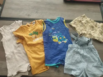Lot 5 vêtements 18 mois