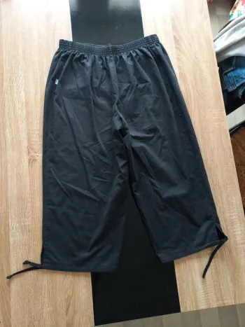 Panta-court noir T54