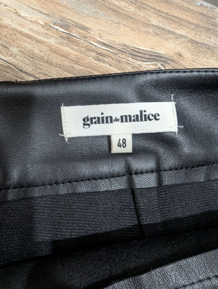 Mini jupe noire simili cuir avec fausses poches zip - photo numéro 6