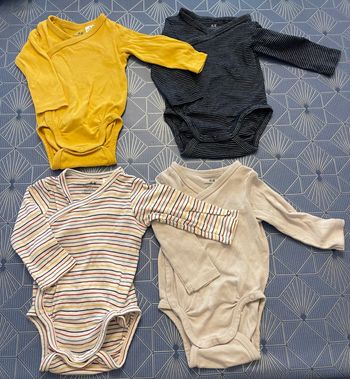 Lot bodies H&M 1-2mois (56cm)