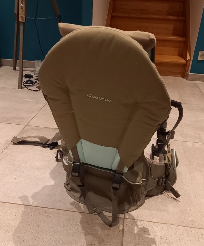 Porte bébé de randonnée quechua forclaz 300
