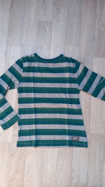 Haut rayé à manches longues