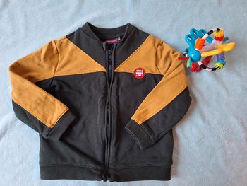 Sweat zippé taille 5 ans