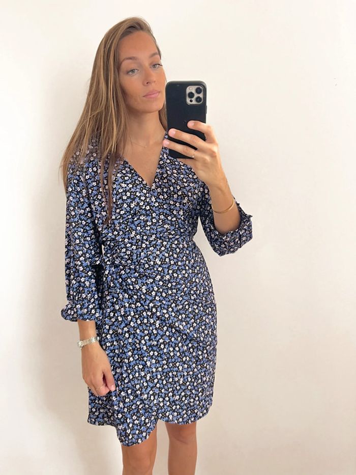 🌟 Robe à fleurs élastique bleu marine et noir - photo numéro 2