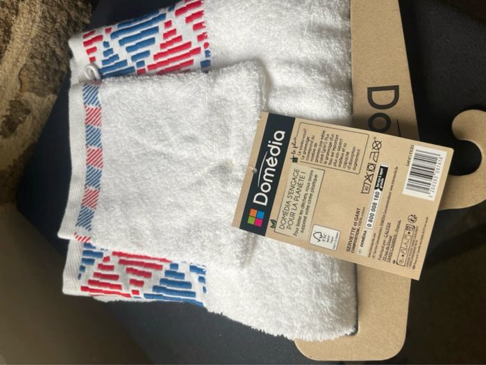 Serviette et gant Domedia neuf - photo numéro 2