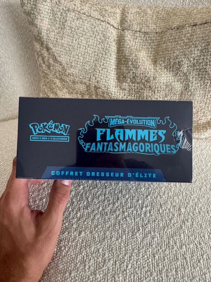 Etb Pokémon  flammes fantasmagoriques - photo numéro 2