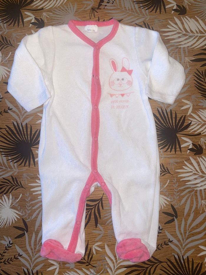 Pyjama velours blanc à motif lapin fushia bb 3 mois