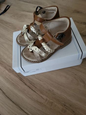 Sandales taille 22