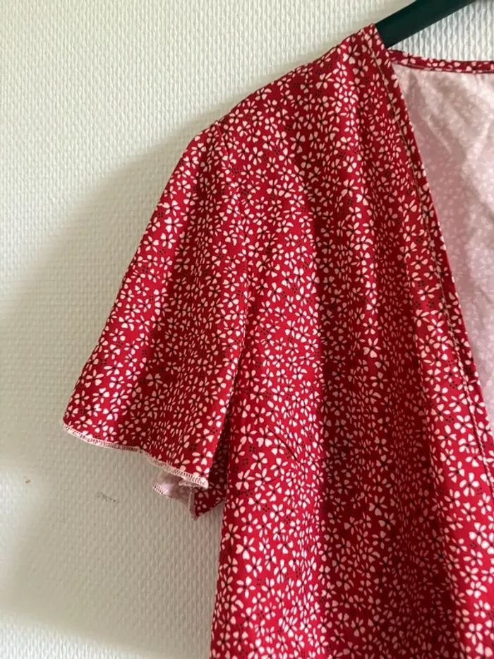 Petit top rouge à fleurs - taille L - photo numéro 4