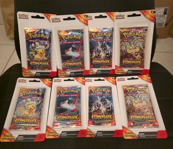 Pokémon Lot de 8 Boosters (2 Artset) EV8 Étincelles Déferlantes sous Blisters Cartonnés