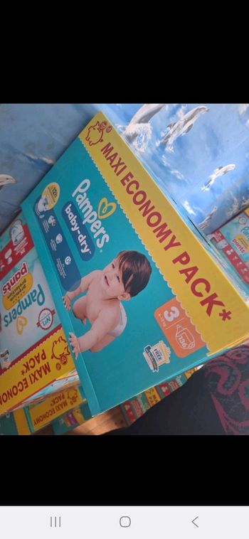 Carton pampers t3