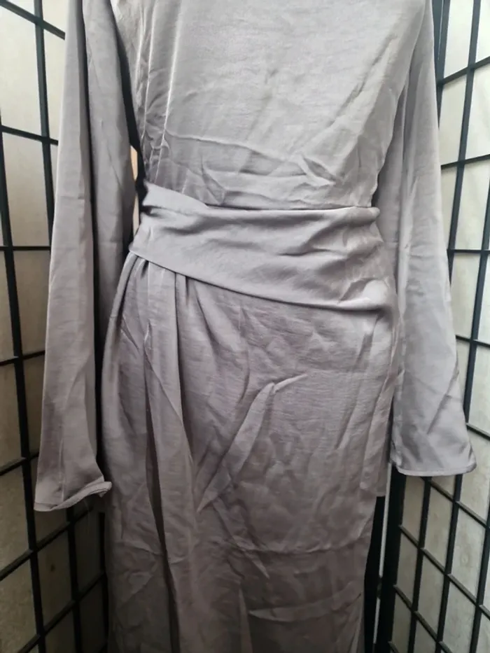Robe longue effet satiné - photo numéro 2