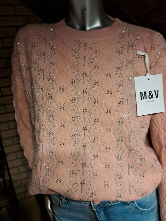 Pull à strass - photo numéro 2