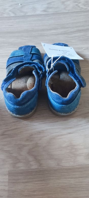 Sandales semelles cuir à scratch 24