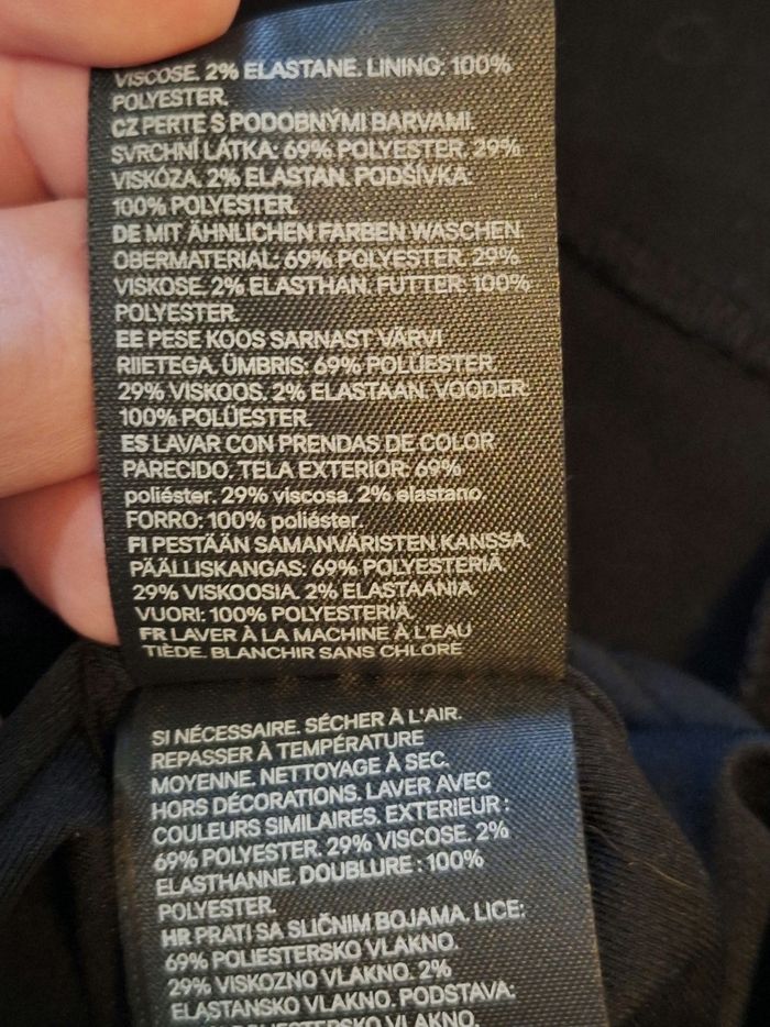 Robe noire - photo numéro 7