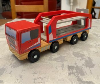 Jeu camion en bois avec remorque – TBE