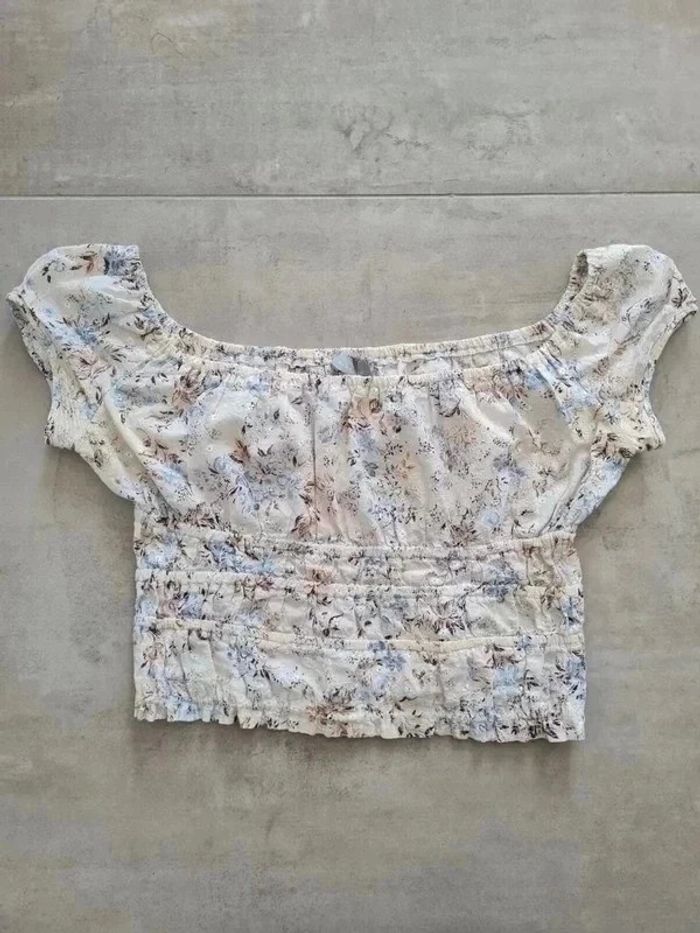 Crop top épaules dégagées