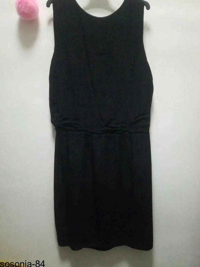 Robe noire Sinequanone