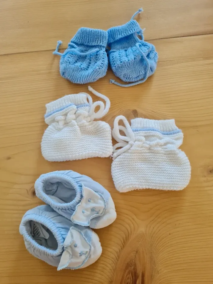 Lot chaussons naissance