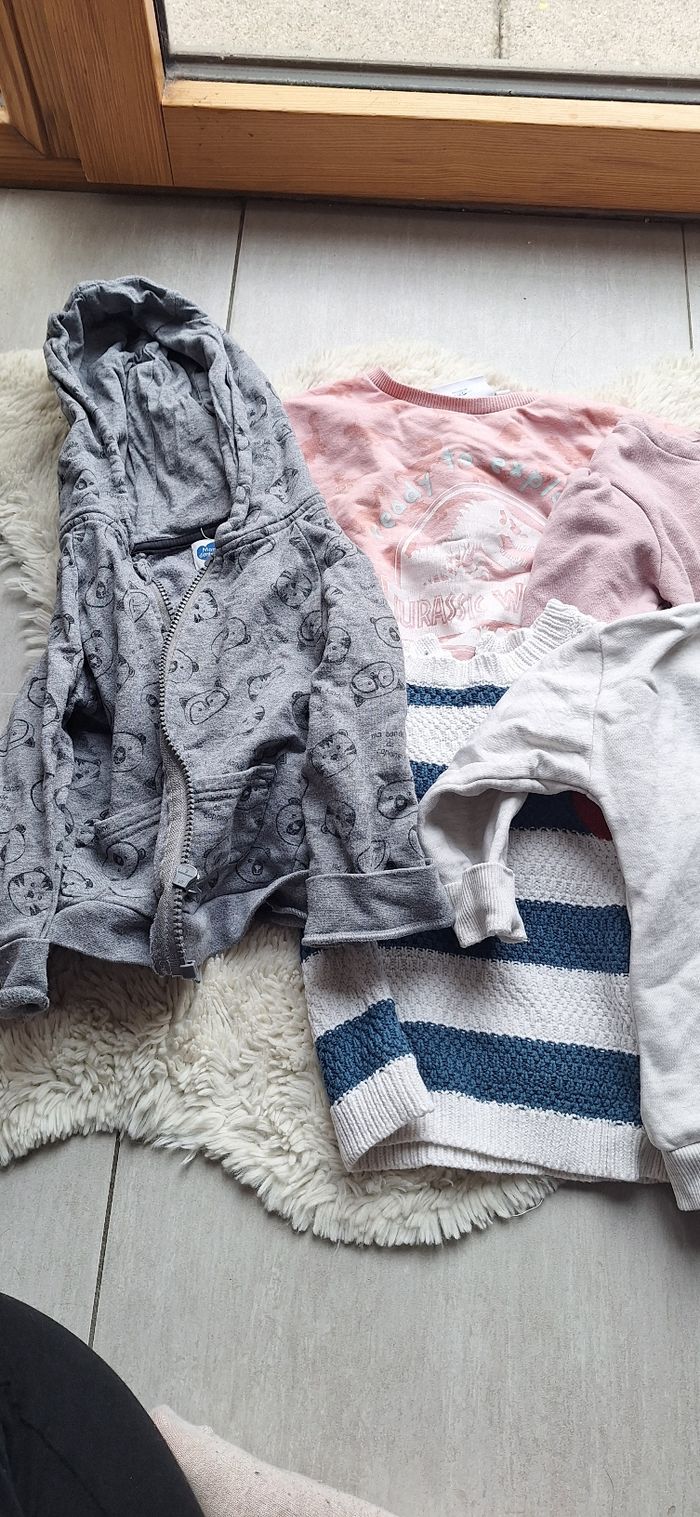 Très gros lot vêtements 2 ans - 73 pièces - photo numéro 9