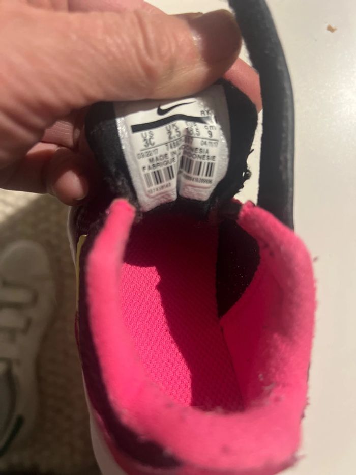 Baskets bébé Nike performance pointure 18.5 - photo numéro 5