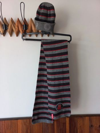 Écharpe avec son  bonnet Cars