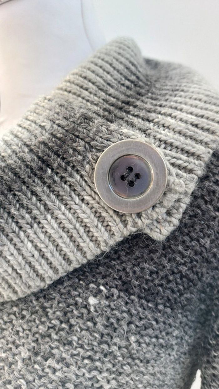 Pull chaud col roulé ample avec une poche taille 34-36 - photo numéro 3