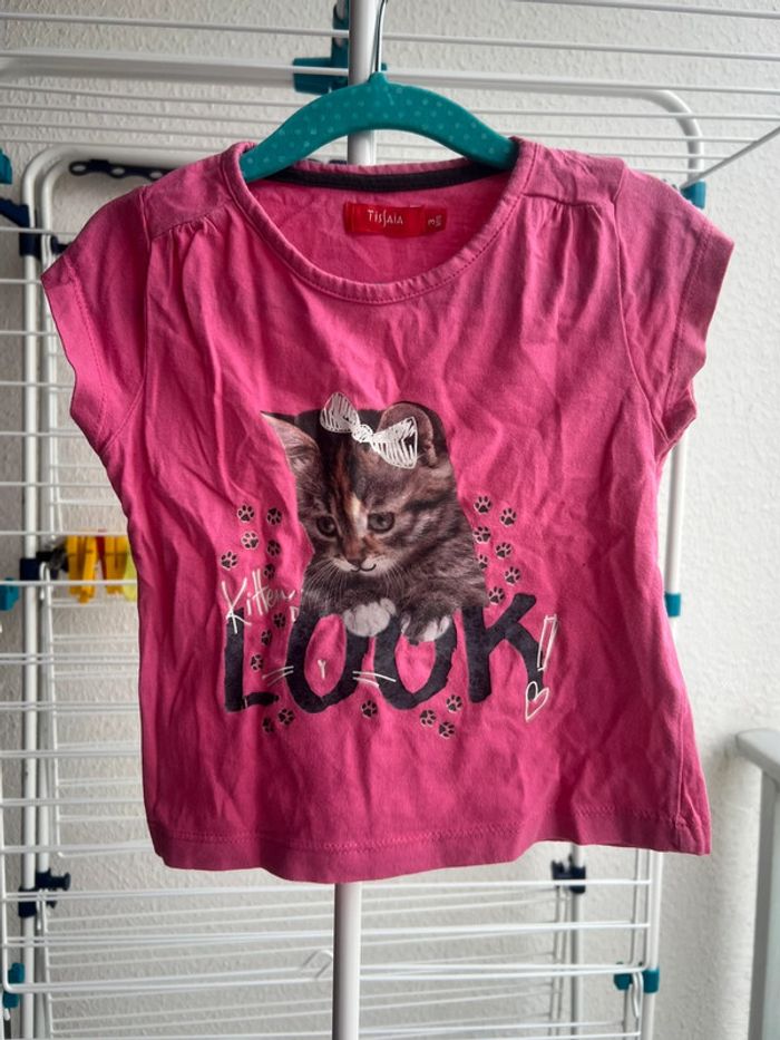 T-shirt manches courtes.