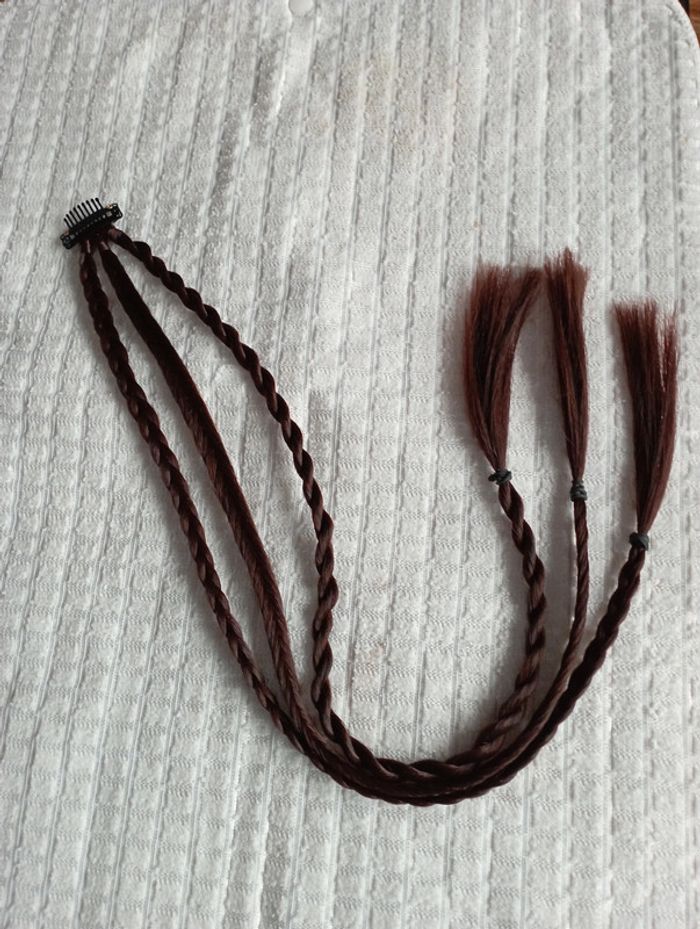 Clip avec extensions de cheveux bruns tressés - photo numéro 2