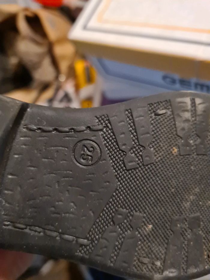 Bottine noire et argentées 25